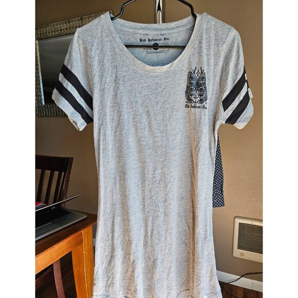 Bad Behavior Size Medium Long Tshirt Grey and Black Damaged and Deserving 2017 - Picture 2 of 5